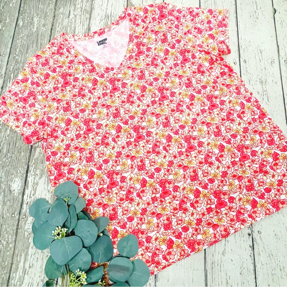 Lands’ End Floral Short Sleeve V Neck Tee